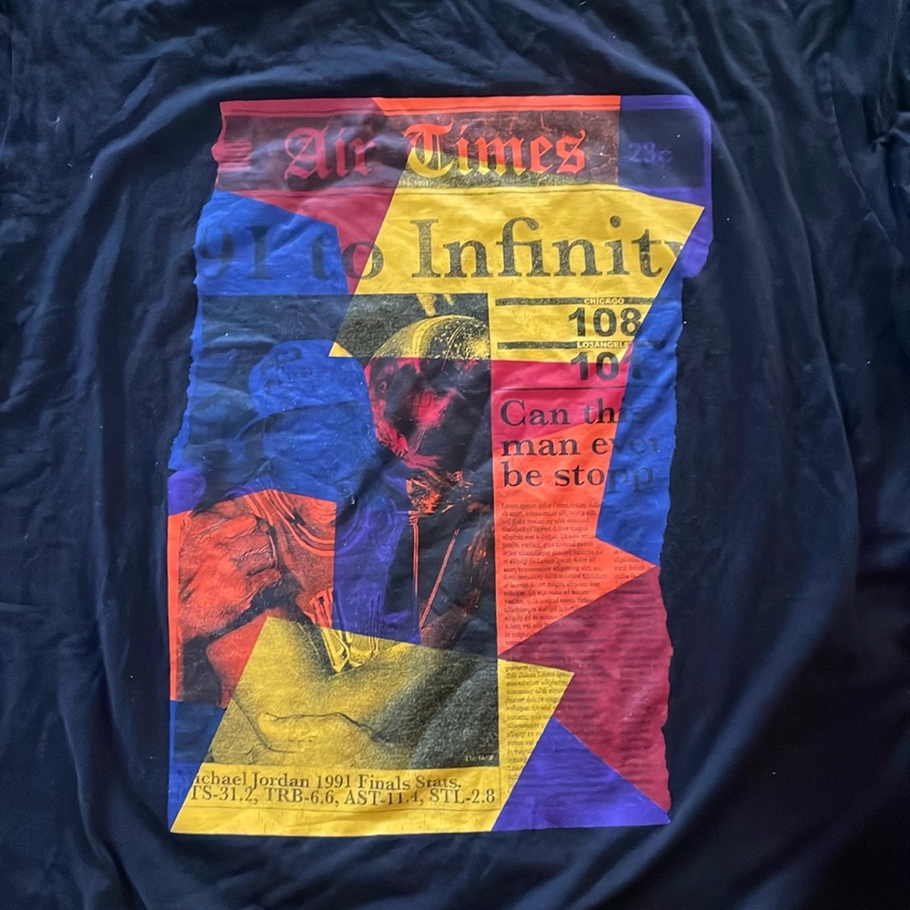 Selling a large Jordan tee, 100% Cotton.